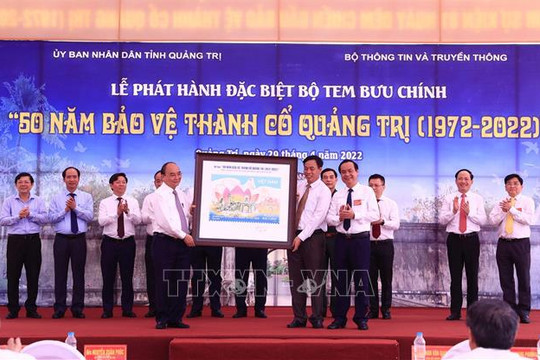 Chủ tịch nước dâng hương tưởng nhớ các Anh hùng liệt sĩ tại Thành cổ Quảng Trị