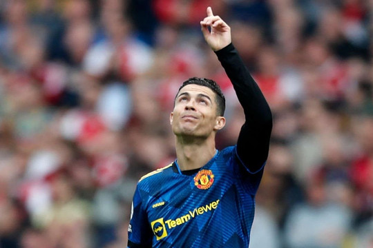 HLV Erik ten Hag sẽ giữ chân Ronaldo để cải tổ Man Utd mùa tới?