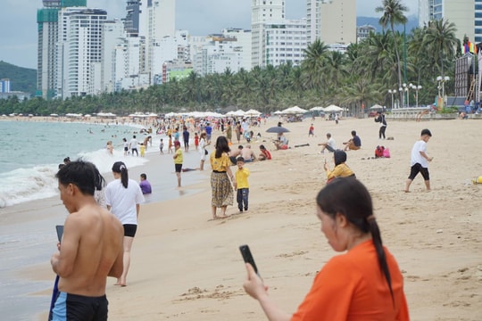 Khách né đi chơi kiểu 'hành xác', Đà Lạt, Nha Trang hết cảnh biển người