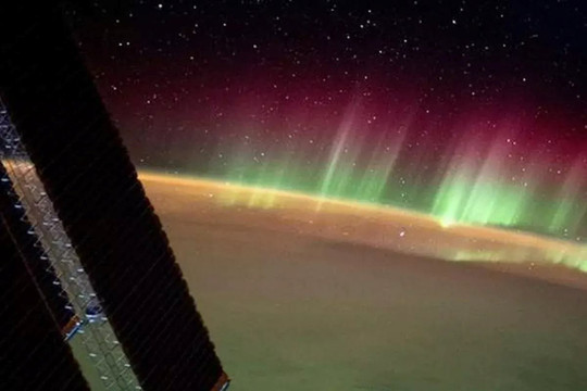 Hình ảnh ngoạn mục về hiện tượng cực quang nhìn từ Trạm vũ trụ quốc tế ISS