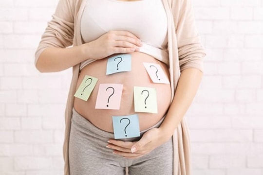Mẹ chồng đưa con dâu đi khám thai lập tức yêu cầu kiểm tra DNA vì hành động đáng ngờ