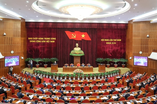 Thông cáo báo chí về ngày làm việc thứ nhất của Hội nghị Trung ương 5