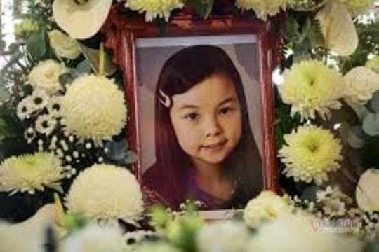 Hé lộ thêm tình tiết 2 'ác quỷ' tra tấn bé gái 8 tuổi tử vong: Nguyễn Trung Kim Thái còn tàn ác hơn dì ghẻ