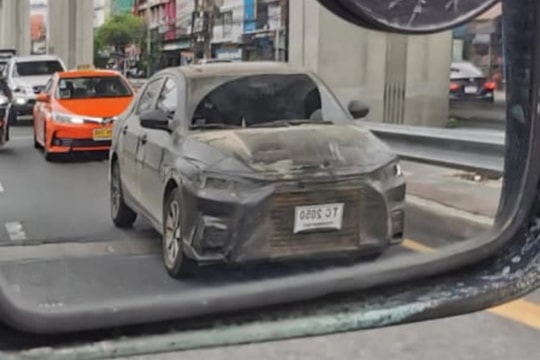 Toyota Vios 2022 bị bắt gặp trên đường phố Thái Lan, chính thức ra mắt vào quý 3 năm nay