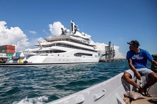 Tỷ phú Nga vừa bị tịch thu siêu du thuyền ở Fiji giàu cỡ nào?