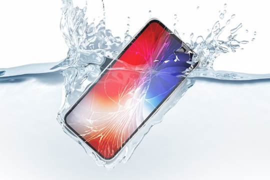 Những điều cần làm khi iPhone bị rơi vào nước