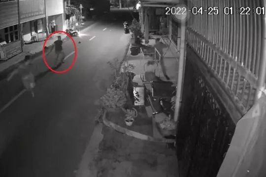 Bắt kẻ kề dao vào cổ cô gái đe dọa cướp túi xách ở TP Bà Rịa