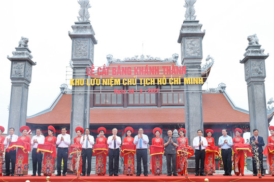 Thủ tướng dự Lễ khánh thành Khu lưu niệm Chủ tịch Hồ Chí Minh tại Thái Bình