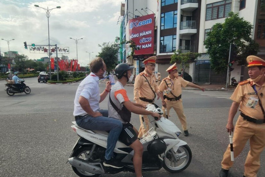 Huấn luyện viên U23 Thái Lan nói gì về việc bị cảnh sát giao thông dừng xe?