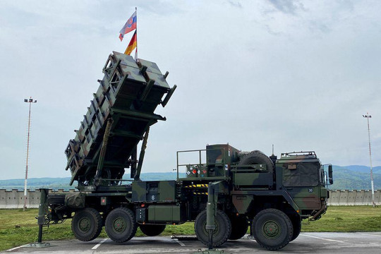 Đức xác nhận chuyển pháo hạng nặng cho Ukraine