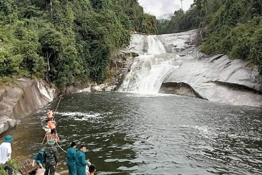 Tìm thấy thi thể người đàn ông mất tích khi tắm thác 7 tầng