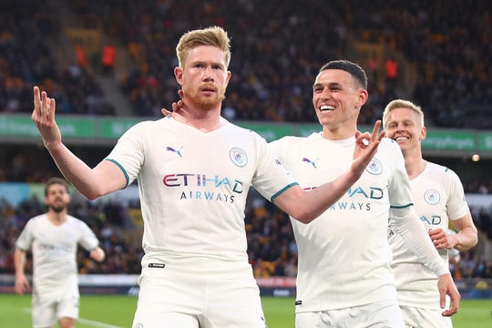 De Bruyne ghi 4 bàn, Man City tiến gần chức vô địch Ngoại Hạng Anh