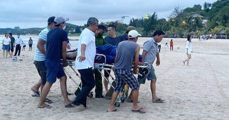 Hai người Hà Nội tử vong khi tắm biển Mũi Né