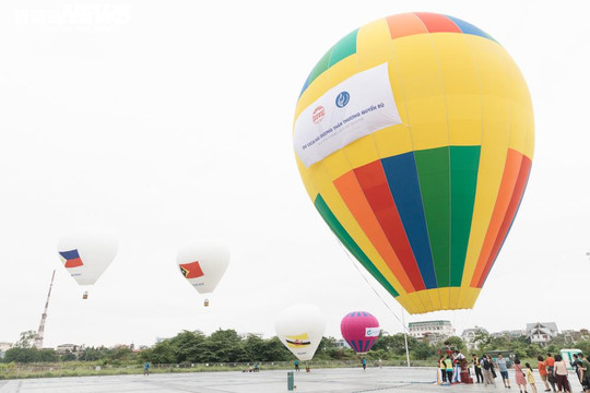 Ảnh: Ngày hội khinh khí cầu đầu tiên tại Hải Dương