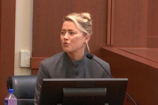 Amber Heard trở lại tòa, tiếp tục kể tội Johnny Depp