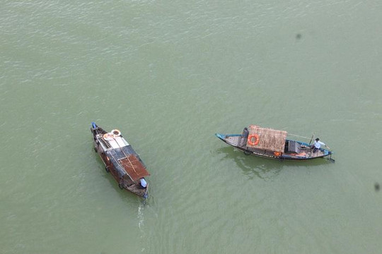 Quảng Nam: Bỏ lại xe máy trên cầu Cửa Đại, cha ôm con gái nhảy sông tự tử