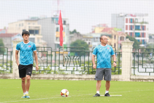 HLV Park Hang-seo bất ngờ "đóng cửa" tập luyện trước trận gặp U23 Malaysia