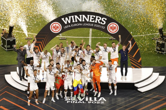Eintracht Frankfurt vô địch Europa League
