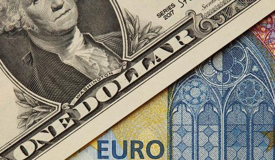 Lần đầu tiên trong 20 năm, đồng Euro gần ngang giá với USD