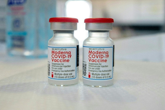 Vaccine Moderna tiêm cho trẻ em không dùng hết có thể tiêm cho người lớn