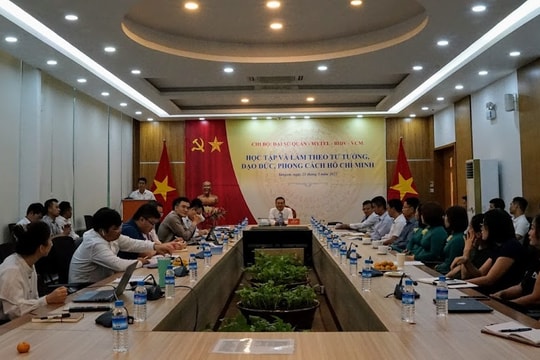 Liên Chi bộ tại Myanmar đẩy mạnh học tập và làm theo tư tưởng, đạo đức, phong cách Hồ Chí Minh