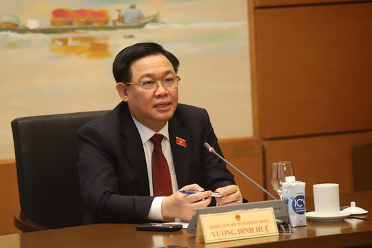 Chủ tịch Quốc hội: Dự án đường Hồ Chí Minh dù chậm vẫn phải làm