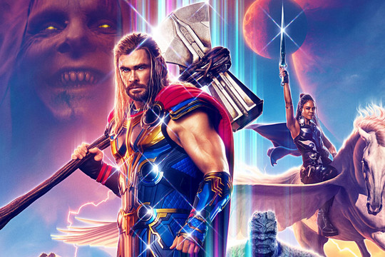 Chris Hemsworth lại khoe thân hình vạm vỡ, ác nhân của Christian Bale lộ diện trong ‘Thor’