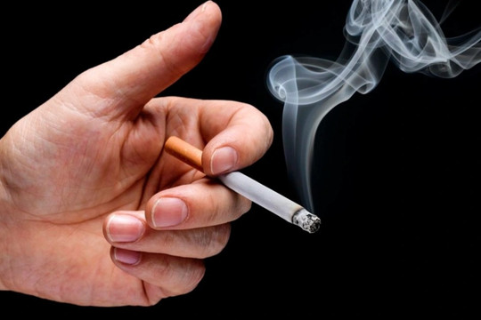 Người hút thuốc lá mắc ung thư thường có 4 điểm chung này