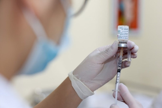 Việt Nam đã tiêm vượt 220 triệu liều vaccine phòng COVID-19