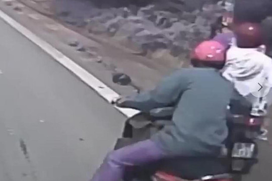 Người hùng kể phút đuổi theo cứu 3 người đi xe máy mất phanh khi đổ đèo Tam Đảo