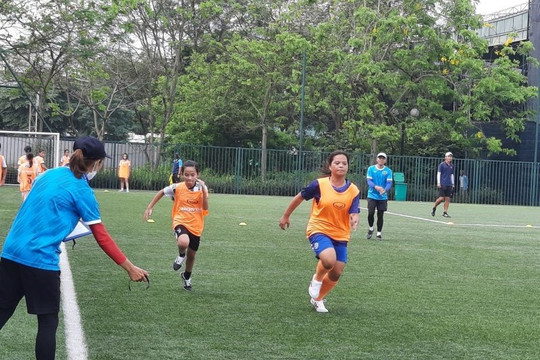 Tìm kiếm lớp kế cận cho bóng đá nữ Việt Nam