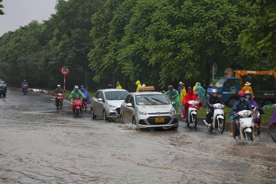 Những ngày tới Hà Nội liệu còn mưa to 'lịch sử' như chiều qua?