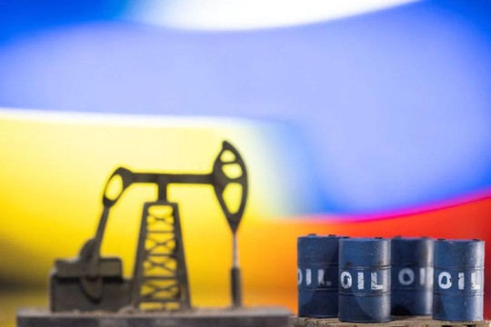 Giá dầu vượt 120 USD/thùng, áp lực giá xăng trong nước tăng cao