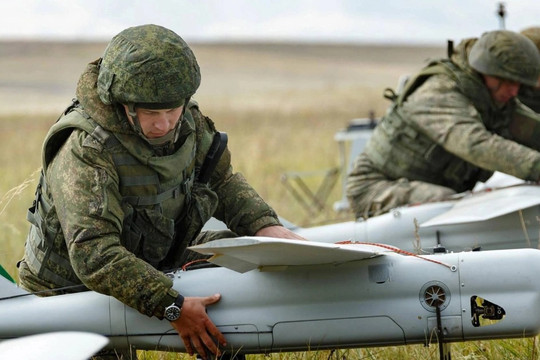 "Vũ khí không chứa thuốc súng" có thể xoay chuyển chiến sự Nga-Ukraine