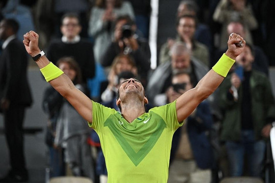 Đòi nợ Djokovic, Nadal lần thứ 15 vào bán kết Roland Garros