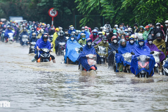 Nghịch lý Hà Nội mưa không lối thoát, trạm bơm nghìn tỷ "tắc" vì thiếu nước