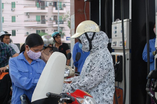 Sự thật giá xăng Malaysia 13.000 đồng/lít: Có thể nhập về bán ở Việt Nam?