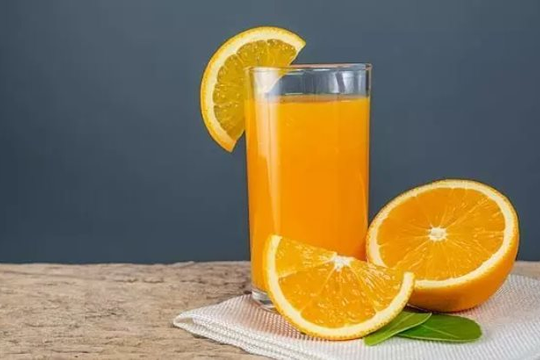 Nên uống nước cam thời điểm nào là tốt nhất?