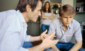 Những xung đột tâm lý khi con tuổi teen với cha mẹ: Giải quyết ra sao?