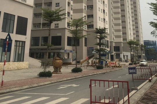 Người đàn ông rơi từ tầng 16 chung cư ở Hà Nội xuống đất
