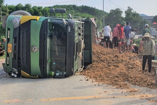 Tài xế xe "hổ vồ" đè bẹp xe con sẽ chịu án tù cao nhất là 15 năm?
