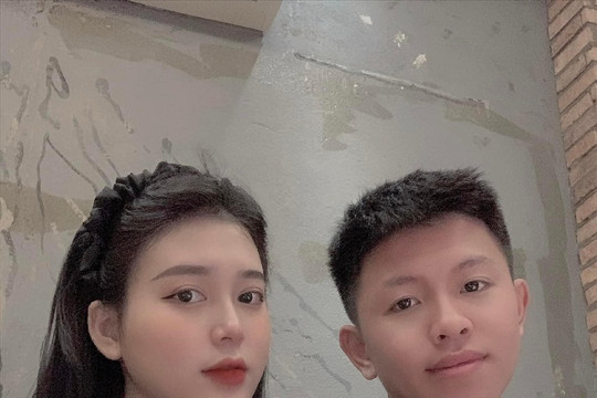 Vợ hậu vệ U23 Việt Nam: "Nhiều lúc tủi thân khi chồng thi đấu xa nhà"