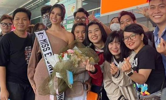 ‘Miss Eco International’ Kathleen Paton được người hâm mộ Việt Nam chào đón nồng nhiệt