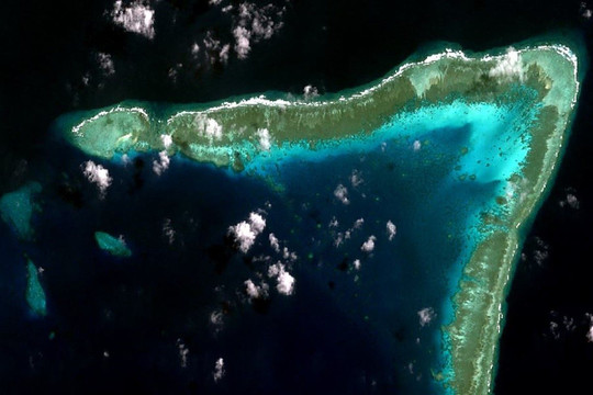 Philippines phản đối tàu Trung Quốc xuất hiện gần đá Ba Đầu