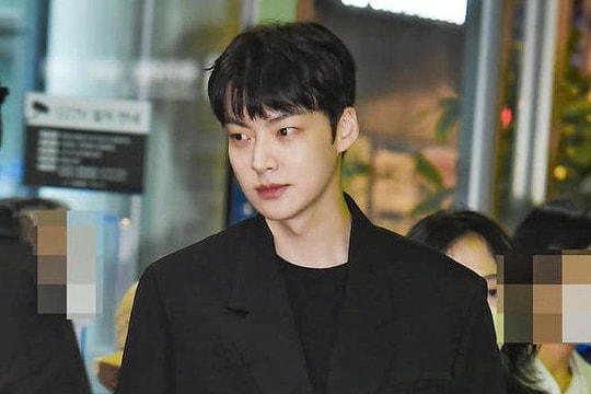 Ahn Jae Hyun tái xuất cực bảnh sau ồn ào ly hôn Goo Hye Sun