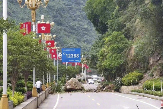 Ít nhất 4 người bị thương do hứng chịu động đất kép ở tỉnh Tứ Xuyên (Trung Quốc)