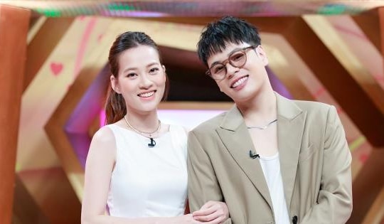 Vợ JayKii từng nghi ngờ giới tính của chồng vì 'trắng quá giống bê-đê'
