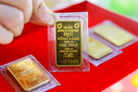 Giá vàng trong nước lao dốc, giảm hơn 1 triệu đồng/lượng
