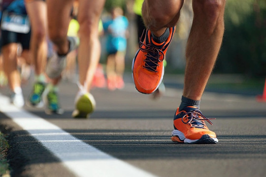 Tham gia chạy bán marathon, vận động viên 43 tuổi tử vong