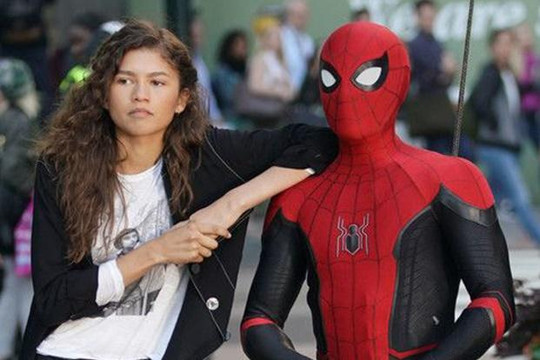 Zendaya mang bầu với 'Người Nhện' Tom Holland?